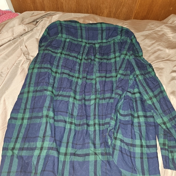 Womens Old Navy 2XL long sleeve blue and green flannel button up - Picture 3 of 3